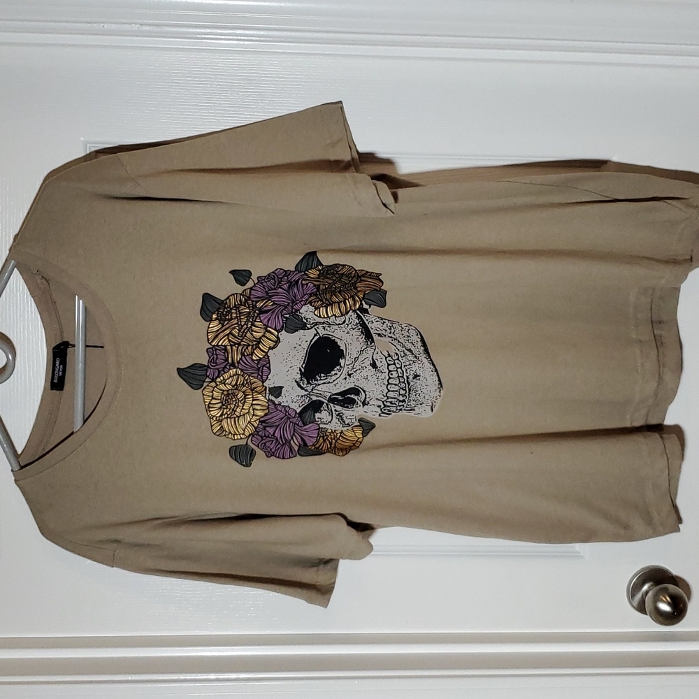 Bolongaro Trevor Skull w/Flower Crown T-Shirt